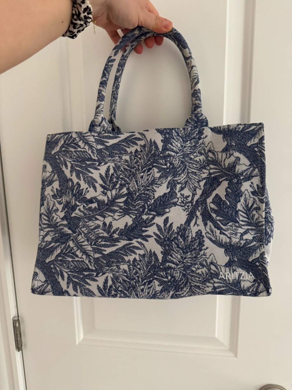 EUC ARITZIA Blue and White Botanical Cotton Tote - Picture 3 of 7